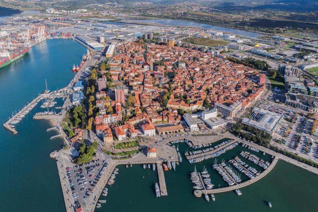 Olea Mar Apartma Pobegi Buitenkant foto